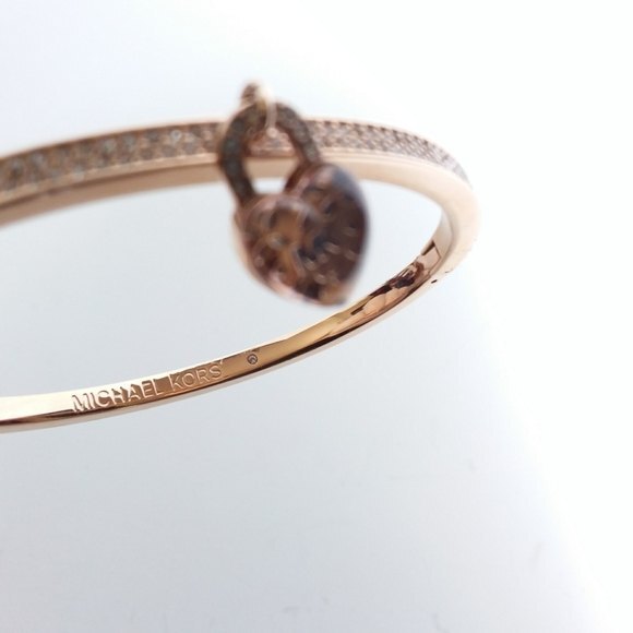 Michael Kors Bracelet Rose Gold Logo Love Heart Charm Rhinestone Hinge Bangle - Picture 2 of 10
